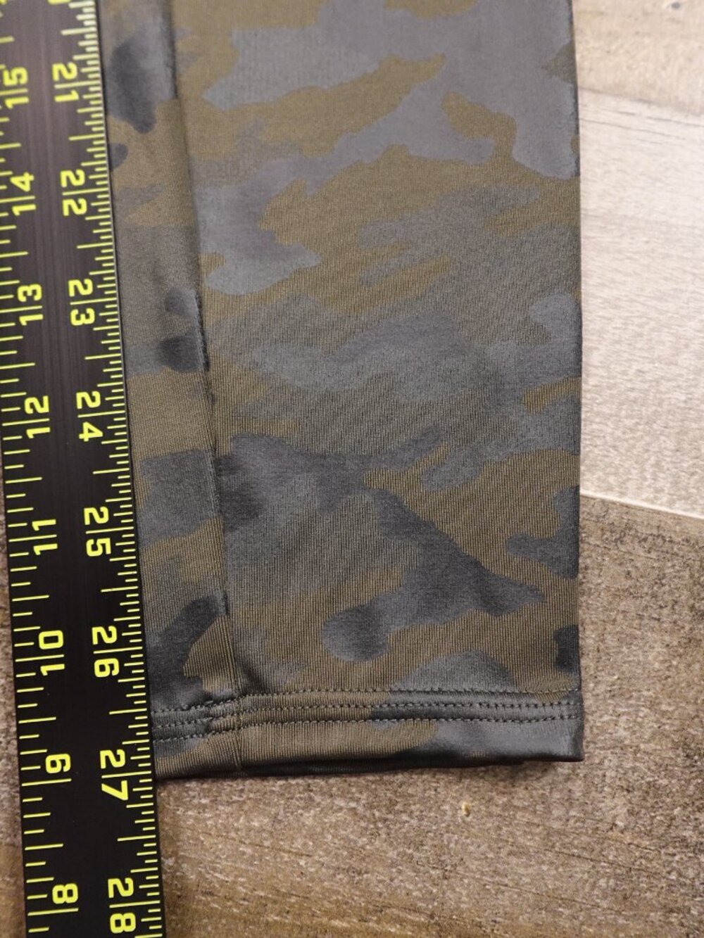 Spanx Faux Leather Glossy Camo Ankle Leggings Women’s Medium High Rise Shaping - Picture 5 of 13